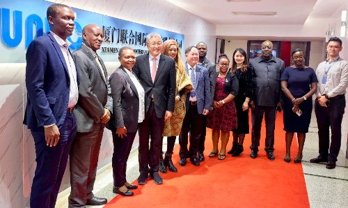 深化中非友誼，共繪合作新篇章 | 烏干達(dá)代表團(tuán)蒞臨華商縱橫集團(tuán)參觀交流