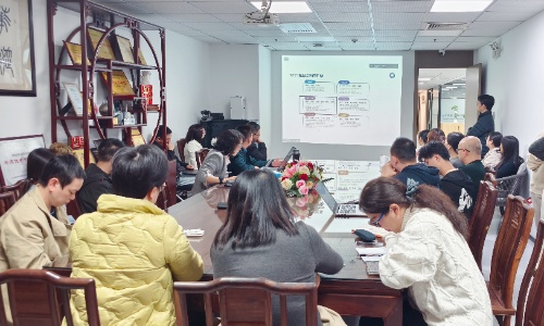 AI賦能 智啟未來(lái) | 華商縱橫集團(tuán)“AI全員加速計(jì)劃”首訓(xùn)圓滿結(jié)束